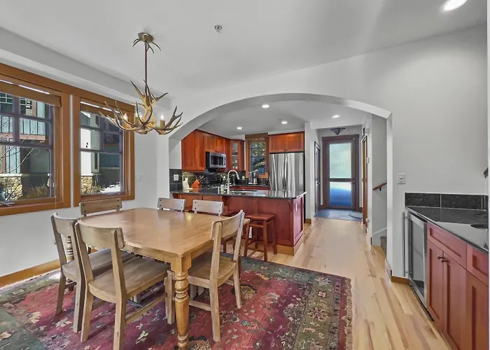 Union Creek Townhome 164d New Listing!