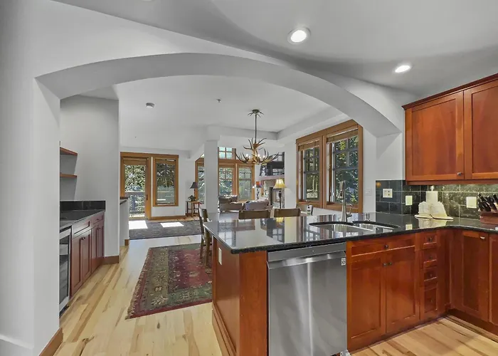 Union Creek Townhome 164d New Listing! *