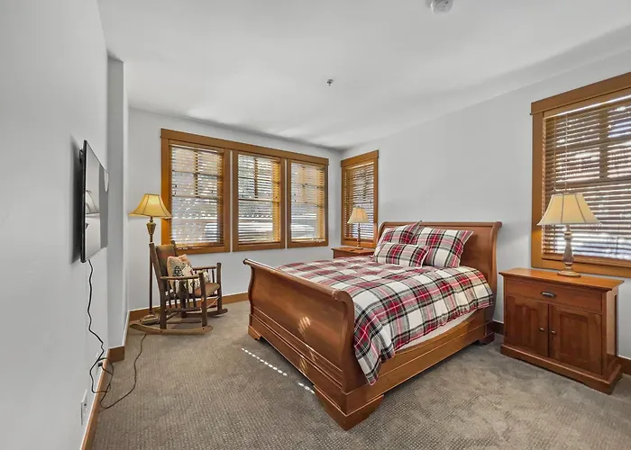 Union Creek Townhome 164d New Listing! *