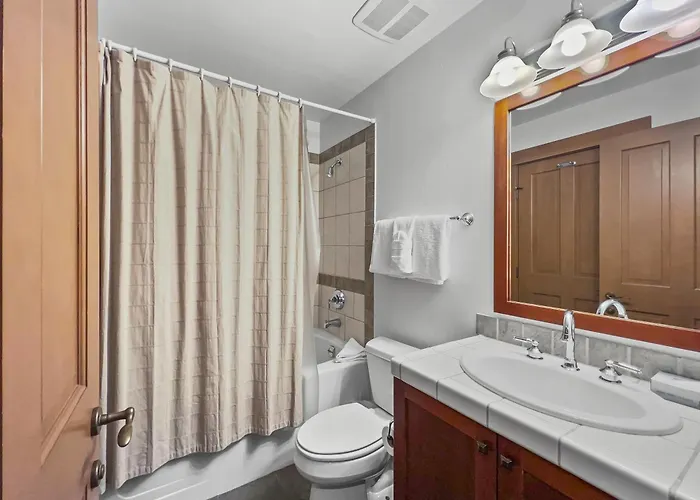 Union Creek Townhome 164d New Listing!