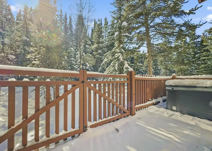 Union Creek Townhome 164d New Listing!